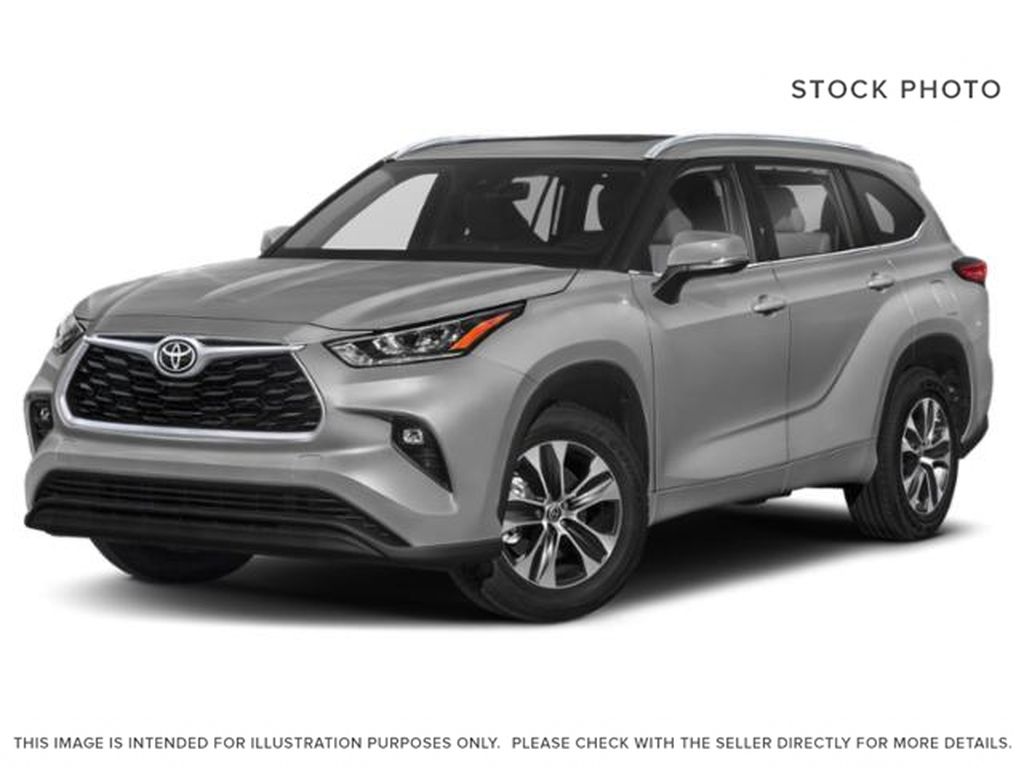 Silver[Celestial Silver Metallic] 2021 Toyota Highlander