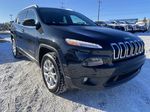 Black[Brilliant Black Crystal Pearl] 2016 Jeep Cherokee Right Front Corner Photo in Edmonton AB
