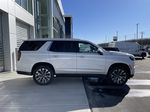 White[Iridescent Pearl Tricoat] 2025 Chevrolet Tahoe High Country Right Side Photo in Calgary AB