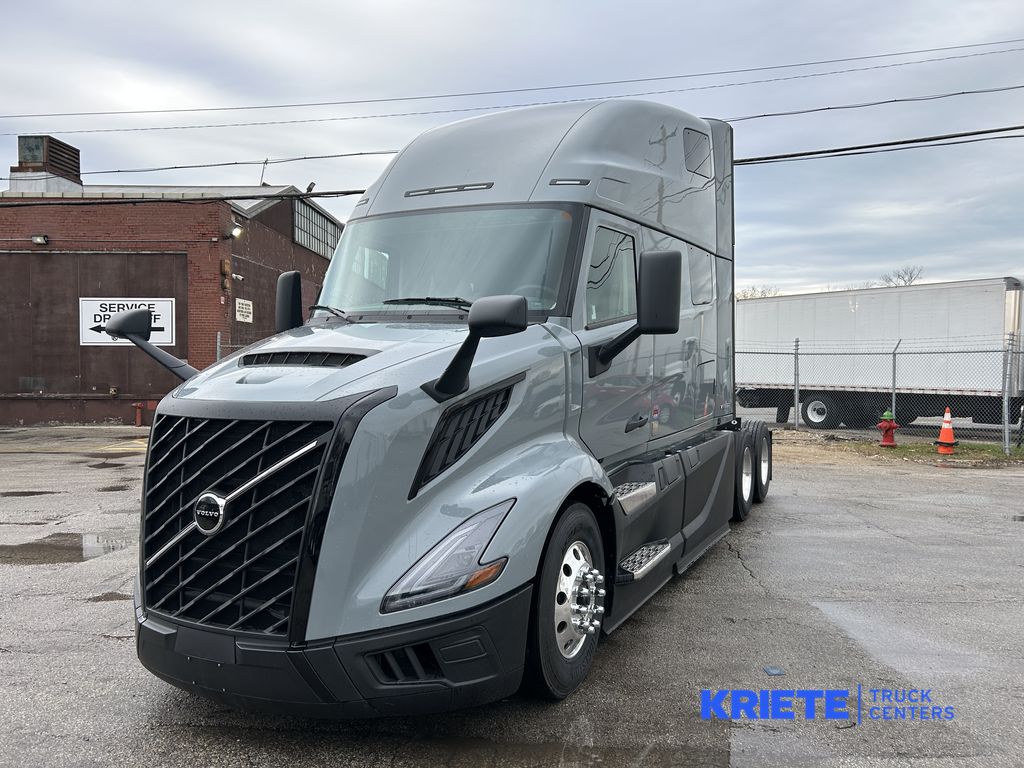 Image of 2025 VOLVO VNL64T860