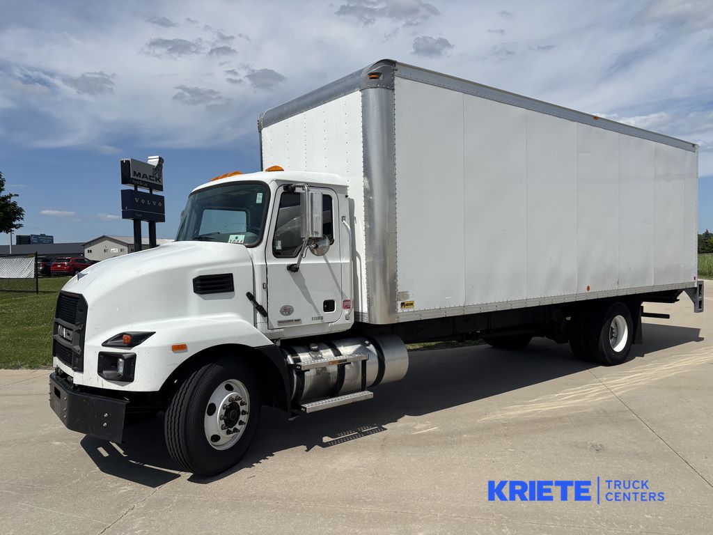 GLACIER WHITE 2021 MACK MD642