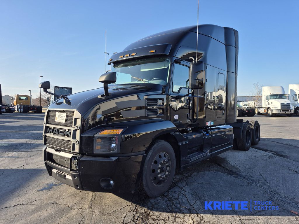MACK BLACK 2021 MACK AN64T