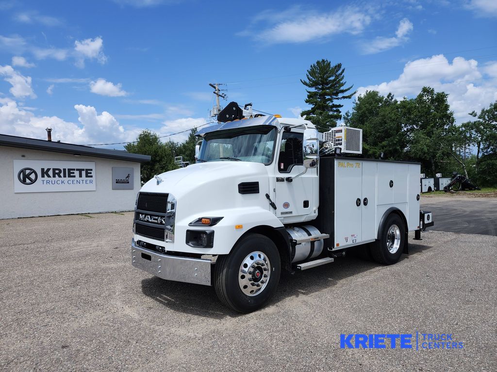 WHITE 2025 MACK MD642