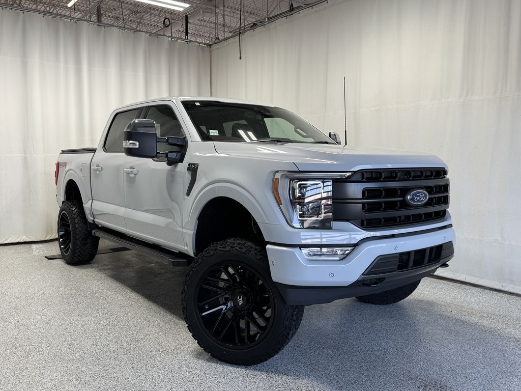 WHITE 2021 Ford F-150 Lariat 4X4 - Lift Kit, Backup Camera, Bluetooth, Remote Start, NAV