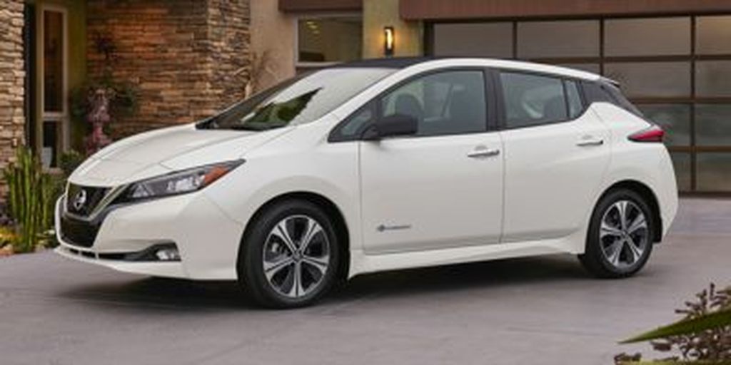 Red[Scarlet Ember] 2018 Nissan LEAF