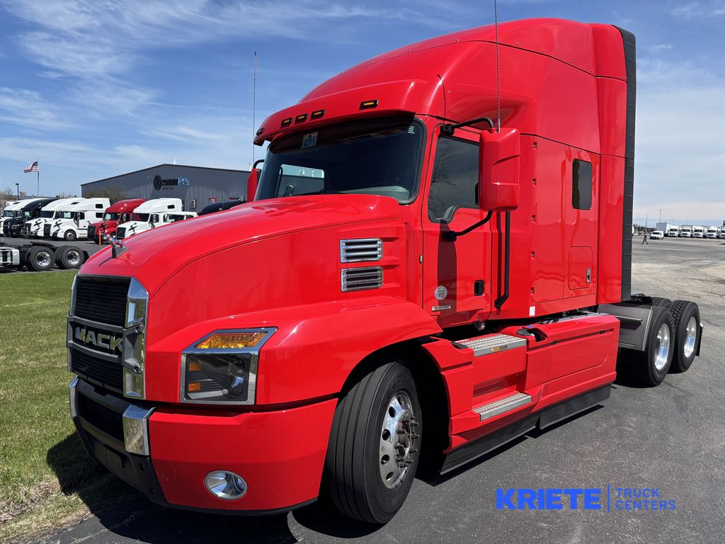 Viper Red 2021 MACK AN64T