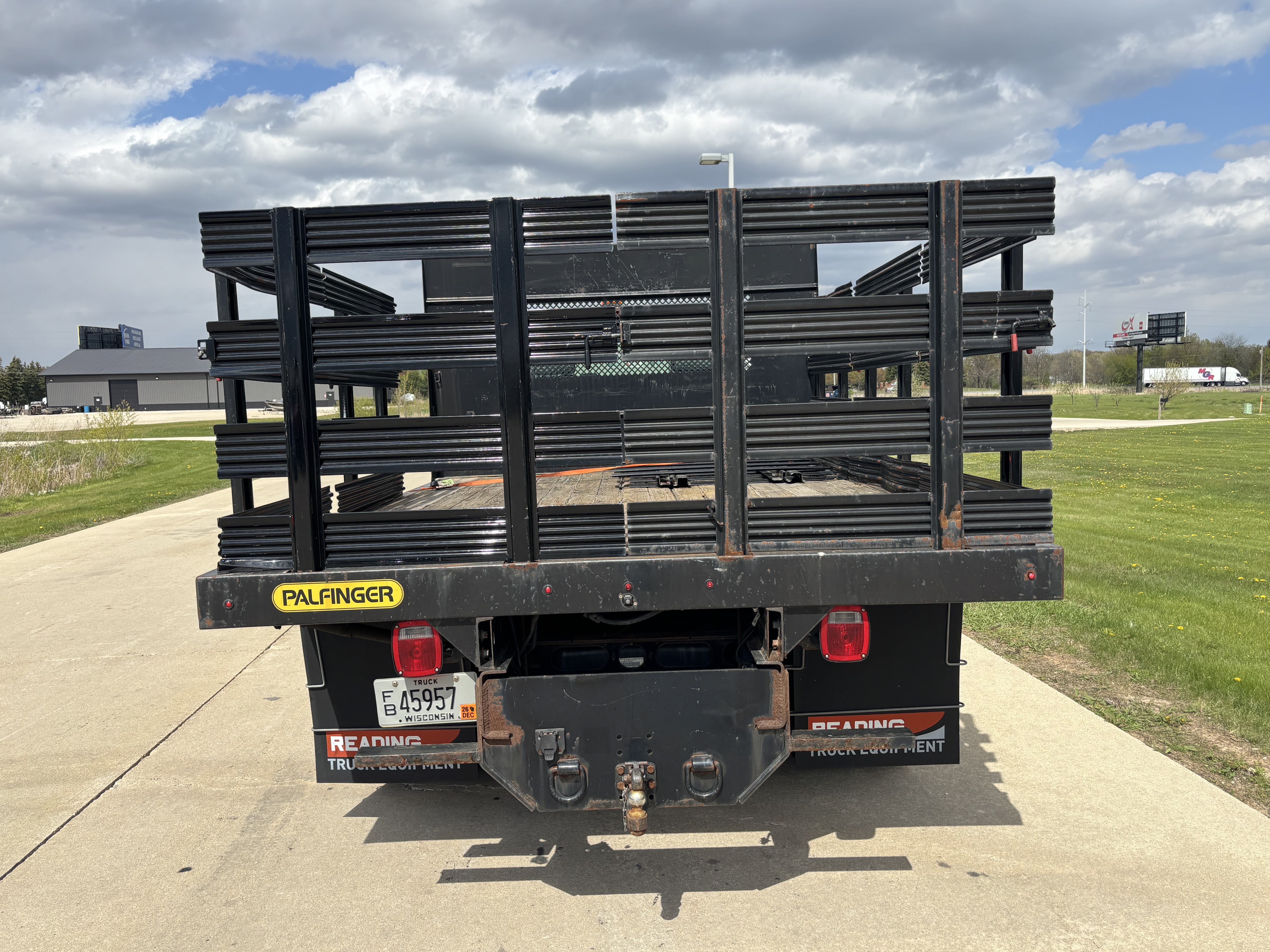 Slide images of 2019 CHEVROLET SILVERADO MEDIU