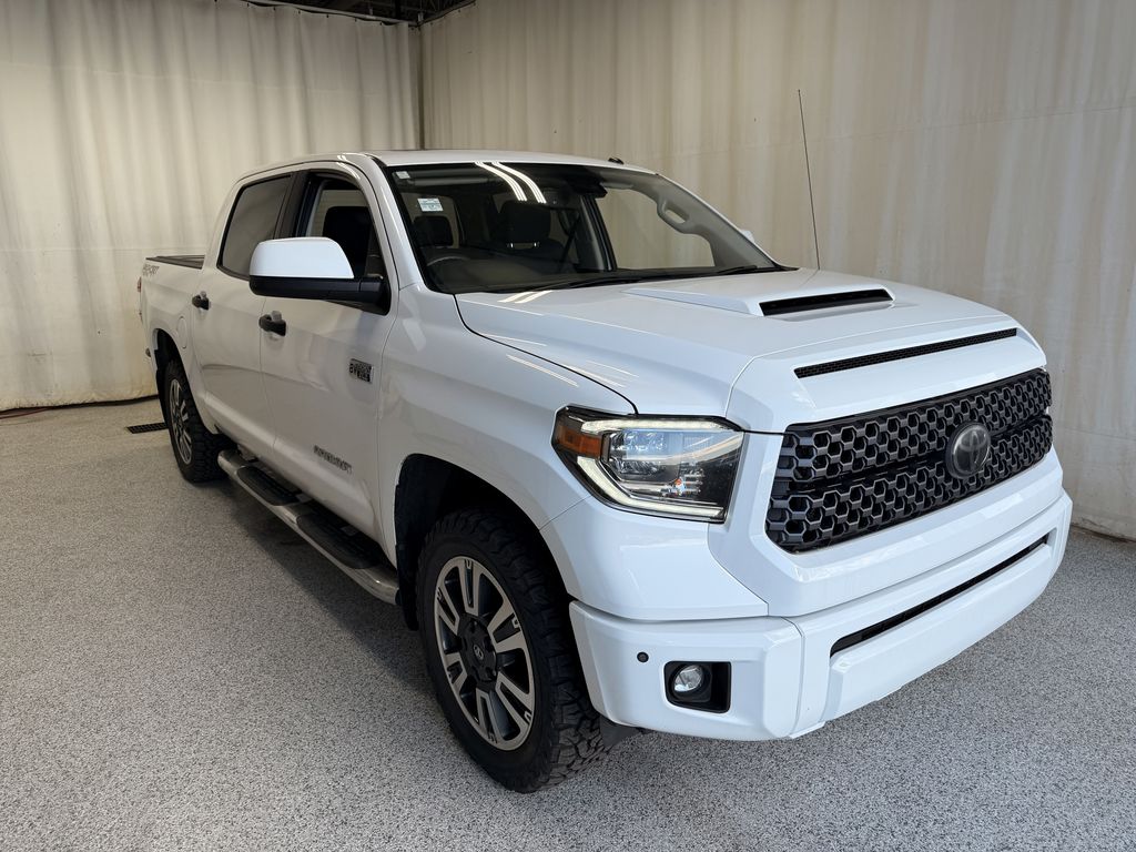 White 2018 Toyota Tundra Pickup Truck Four-Wheel Drive Automatic