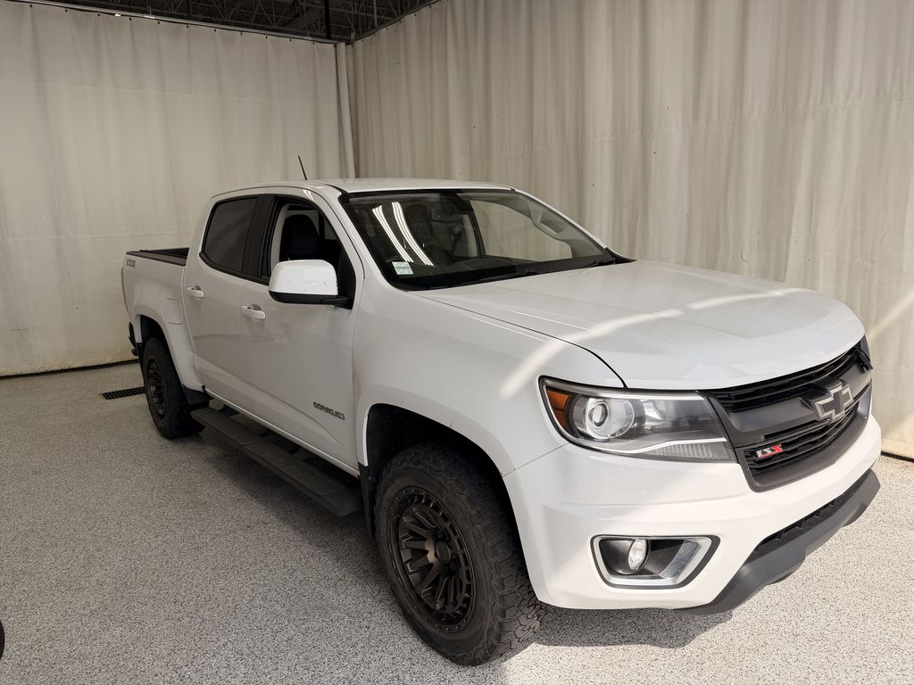 White 2018 Chevrolet Colorado Pickup Truck Four-Wheel Drive Automatic
