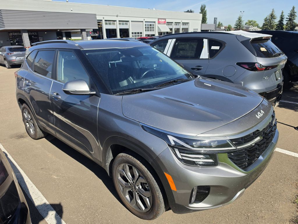 Silver 2024 Kia Seltos SUV / Crossover All-Wheel Drive Automatic