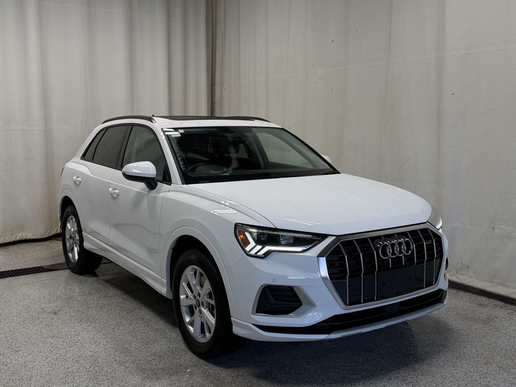 White 2025 Audi Q3 SUV / Crossover 8-Speed Automatic