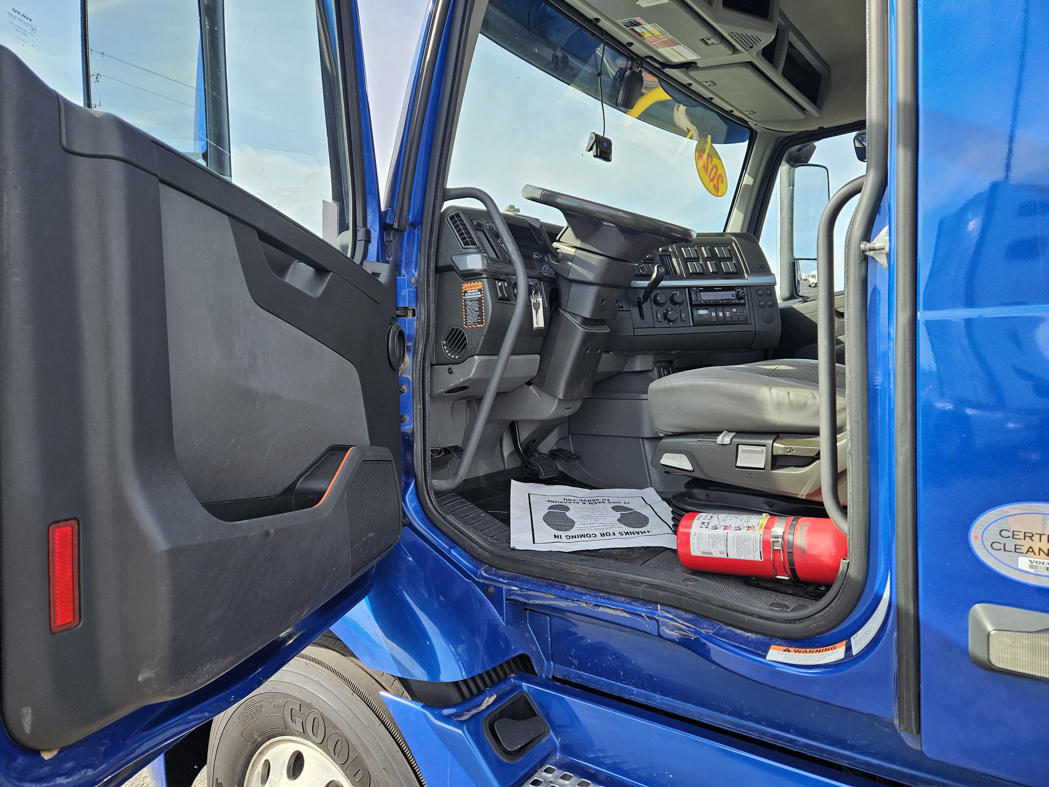 Slide images of 2024 VOLVO VNR64T300