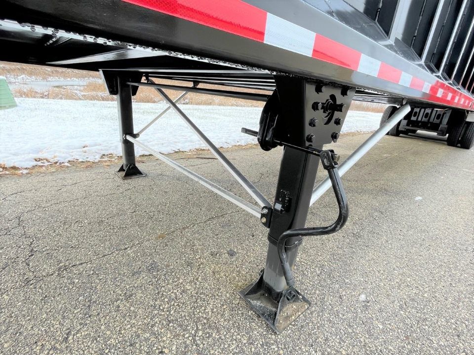 Slide images of 2023 Cross Country 533SH Scrap Hauler Trailer