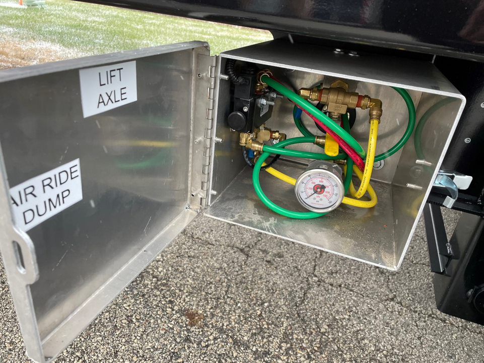 Slide images of 2023 Cross Country 533SH Scrap Hauler Trailer