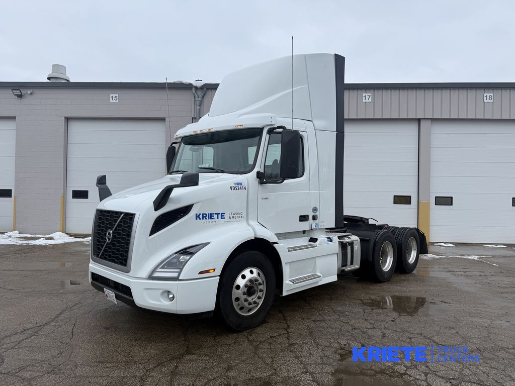 Main image of Tandem Axle Day Cab Rentals