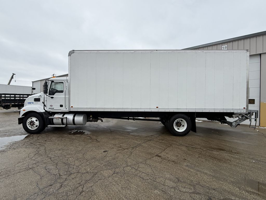 Slide images of Box Truck Rentals