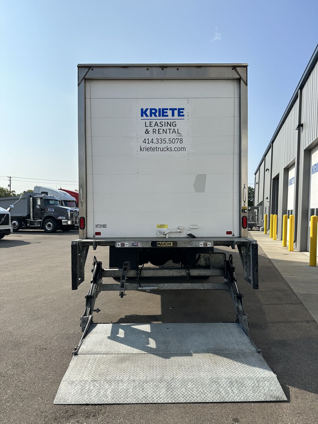 Slide images of Box Truck Rentals 