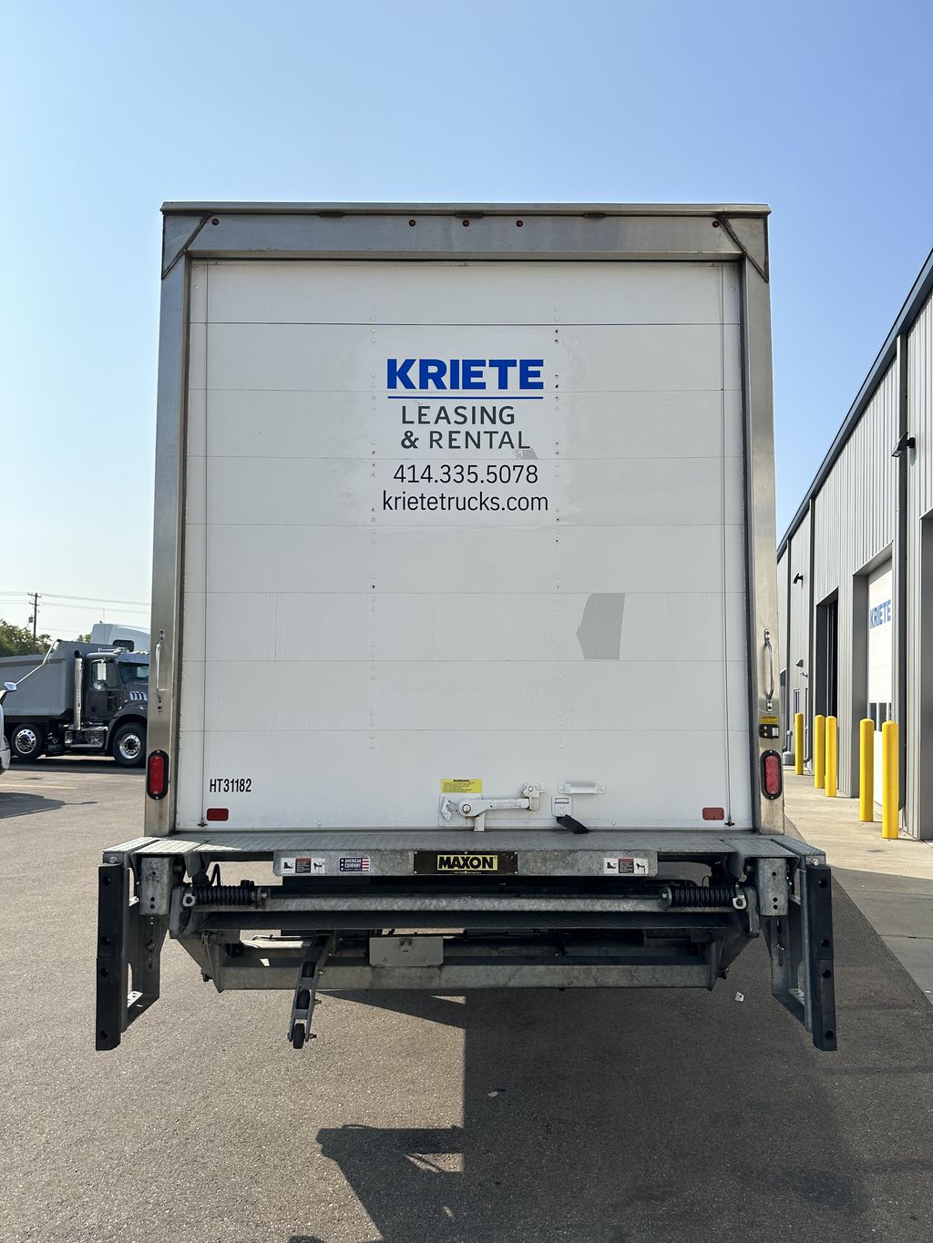 Slide images of Box Truck Rentals 