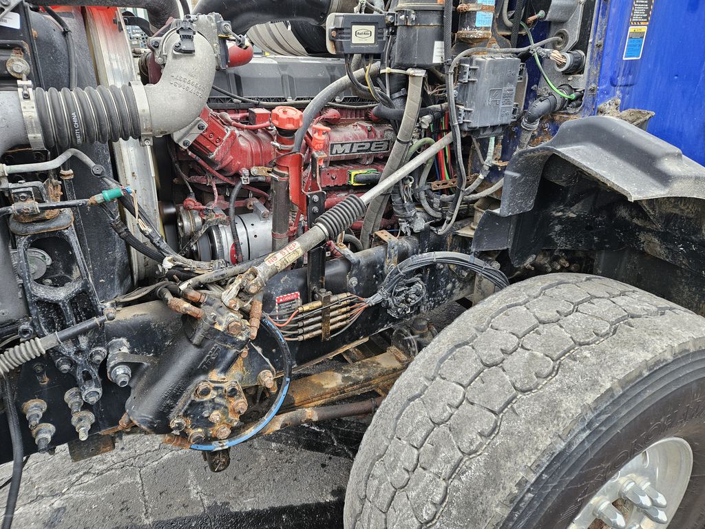 Slide images of 2020 MACK GR64B