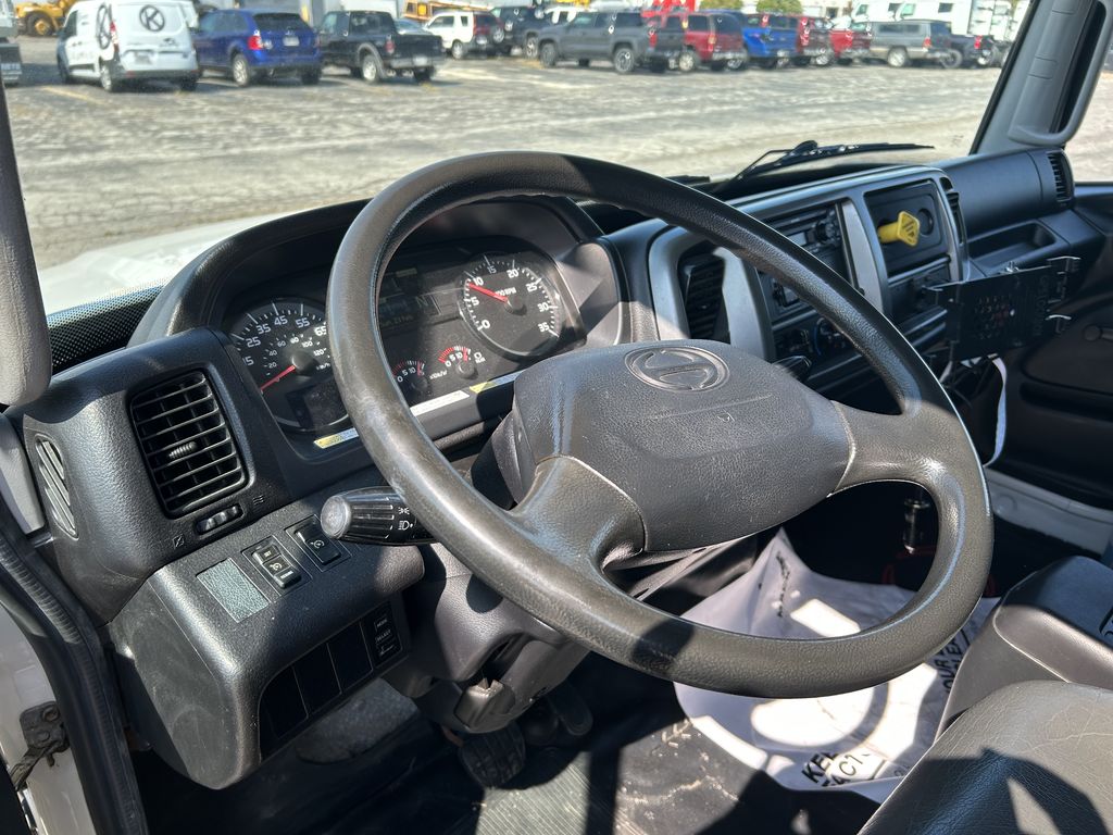 Slide images of 2018 HINO 338