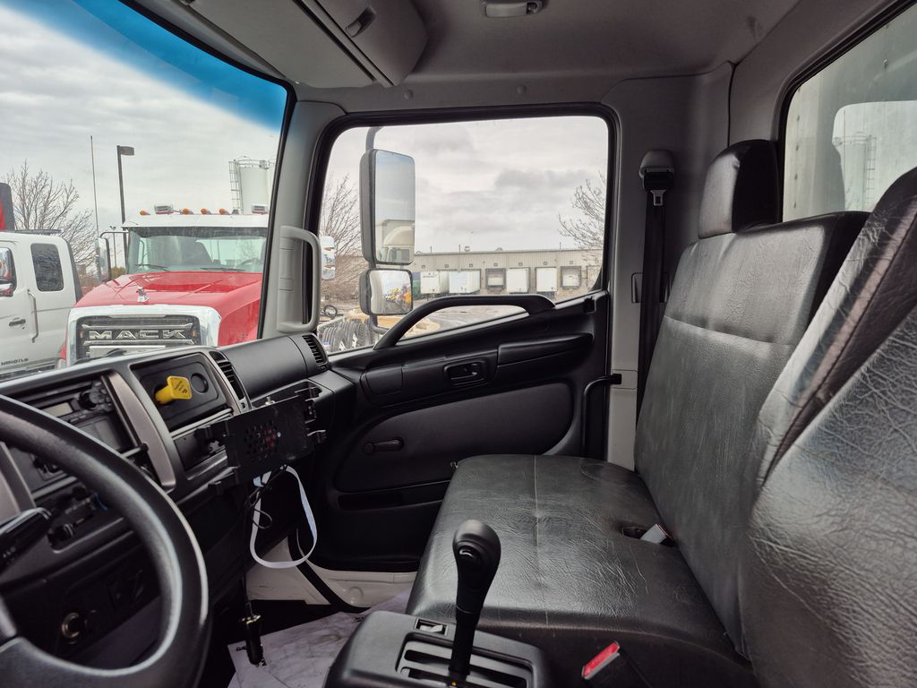 Slide images of 2018 HINO 338