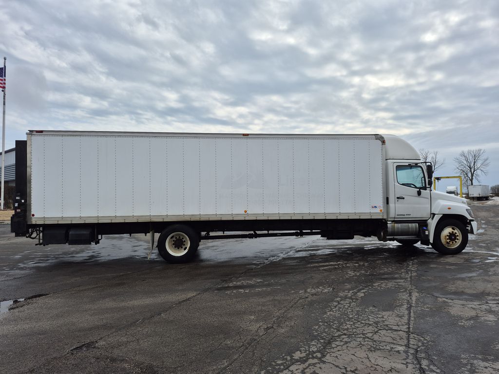 Slide images of 2018 HINO 338