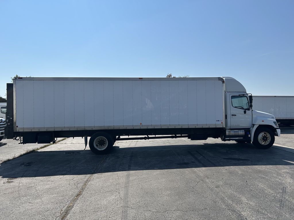 Slide images of 2018 HINO 338