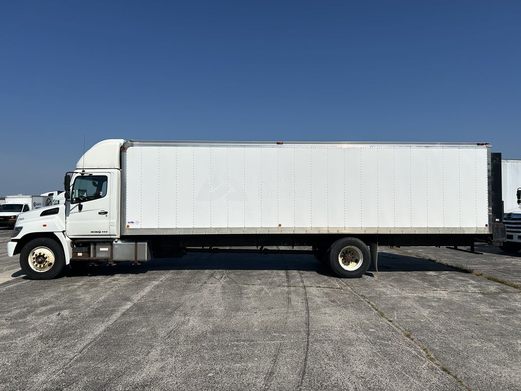 Slide images of 2018 HINO 338