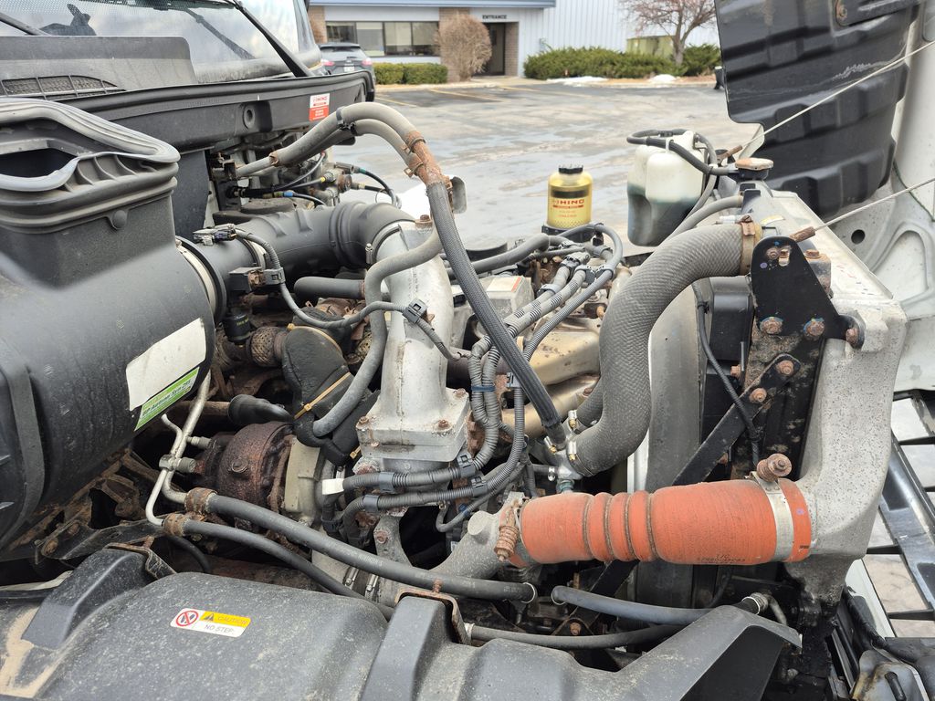 Slide images of 2018 HINO 338