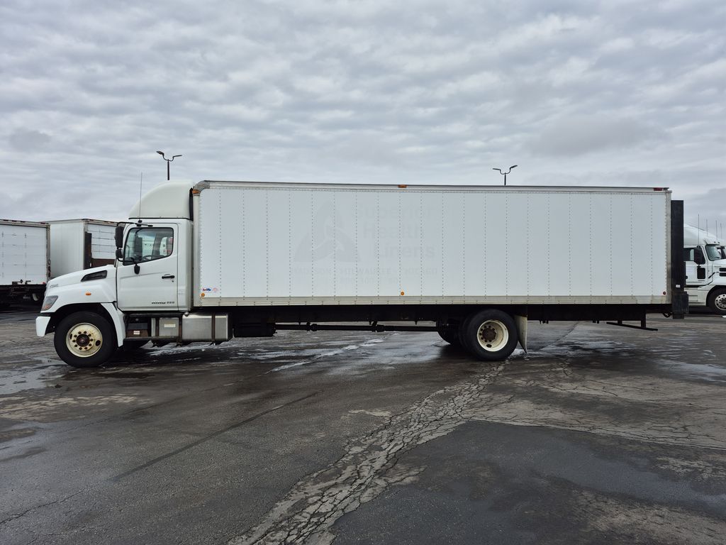 Slide images of 2018 HINO 338