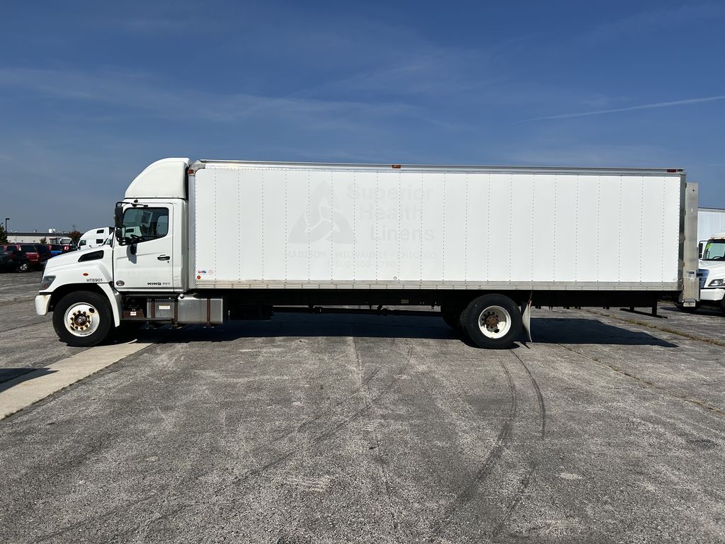 Slide images of 2018 HINO 338