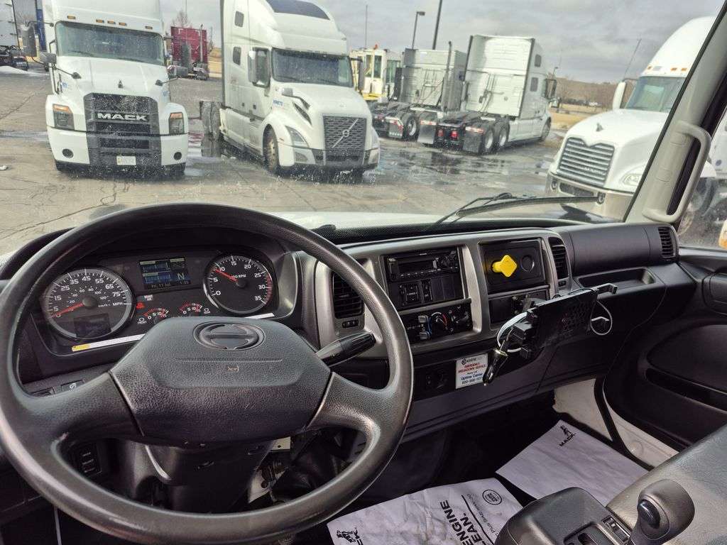 Slide images of 2018 HINO 338