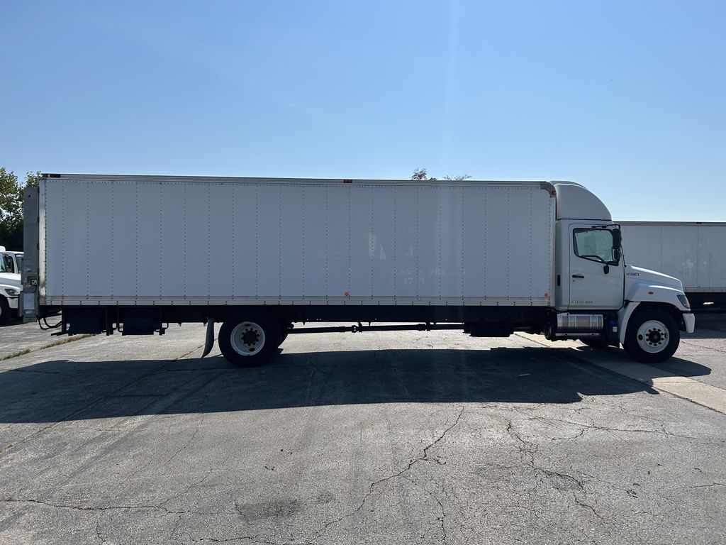 Slide images of 2018 HINO 338