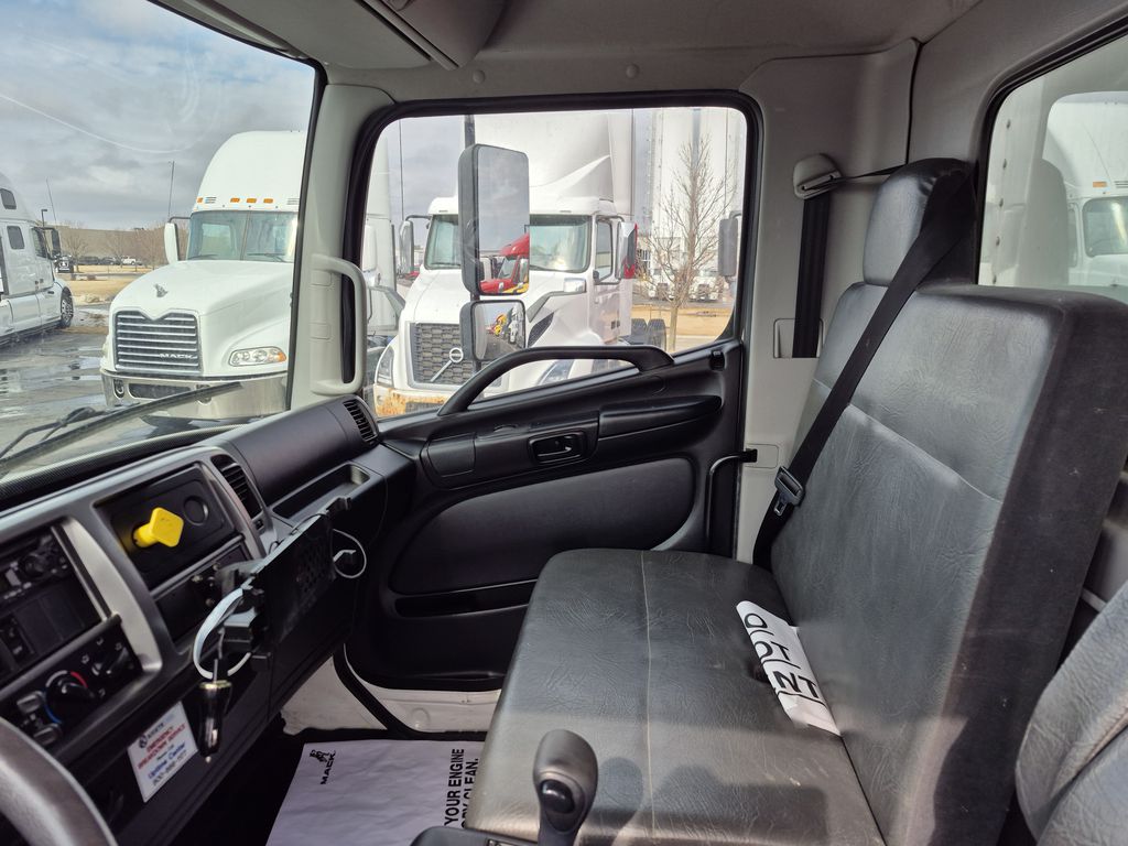 Slide images of 2018 HINO 338