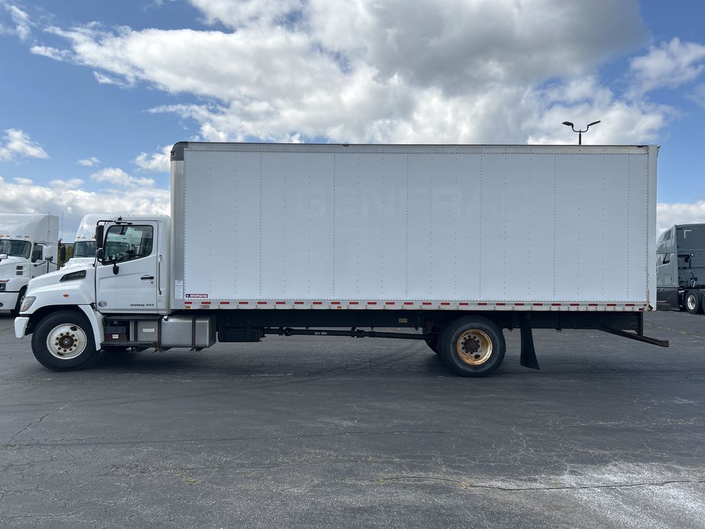 Slide images of 2019 HINO 338