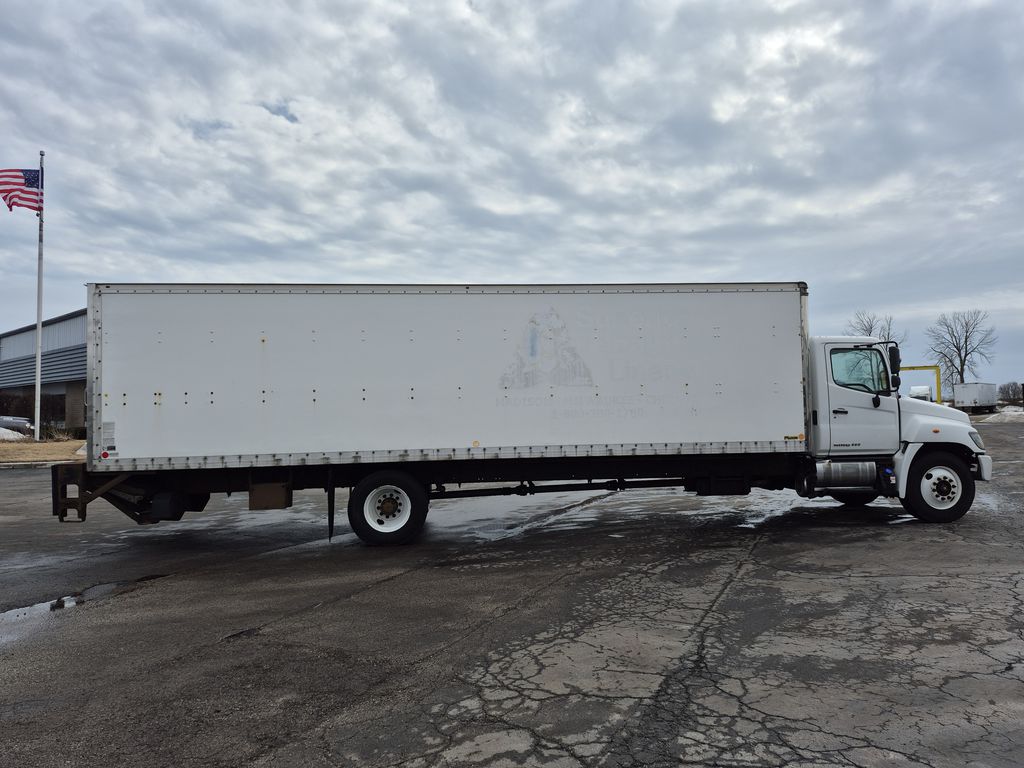 Slide images of 2019 HINO 338