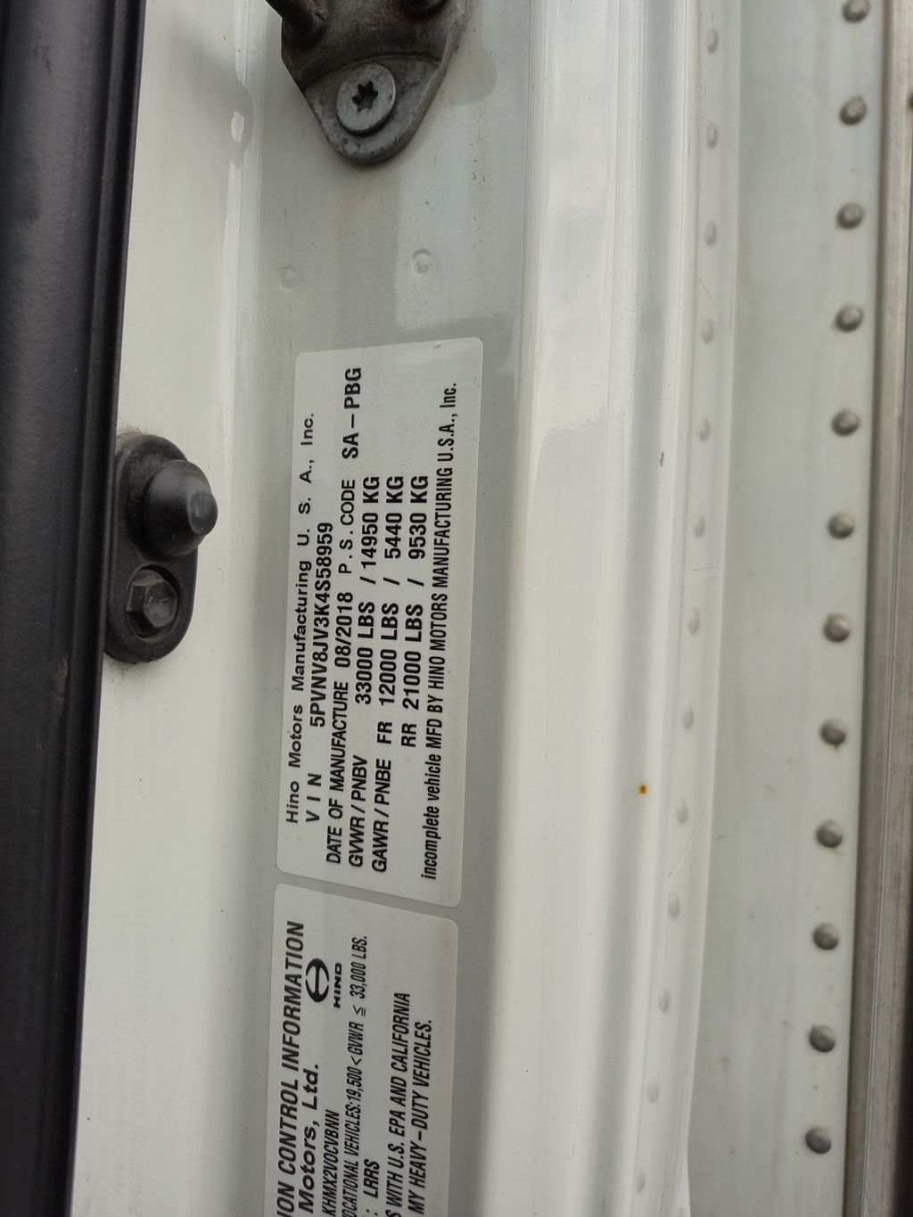 Slide images of 2019 HINO 338