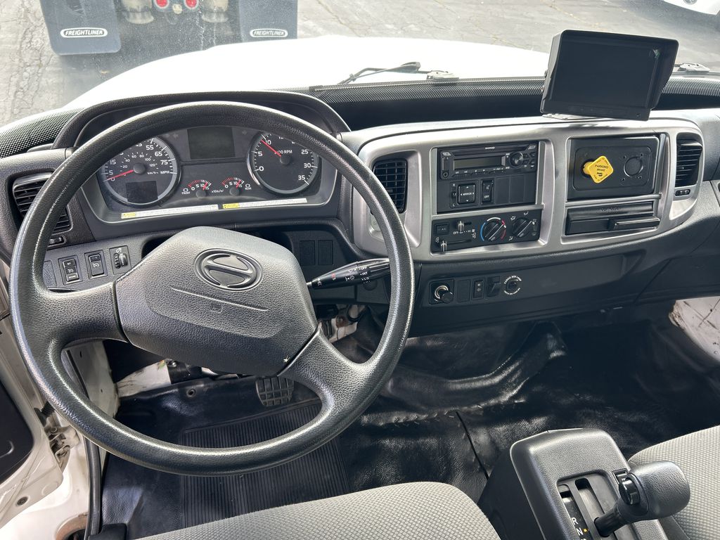 Slide images of 2019 HINO 338