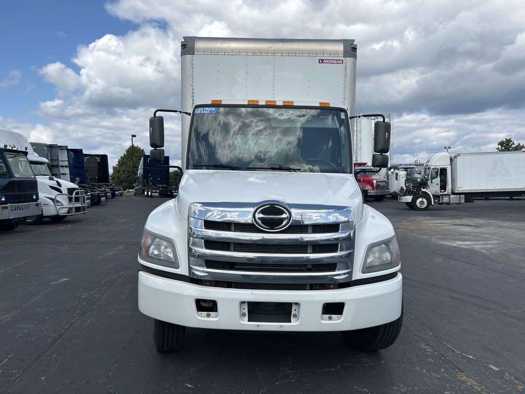 Slide images of 2019 HINO 338