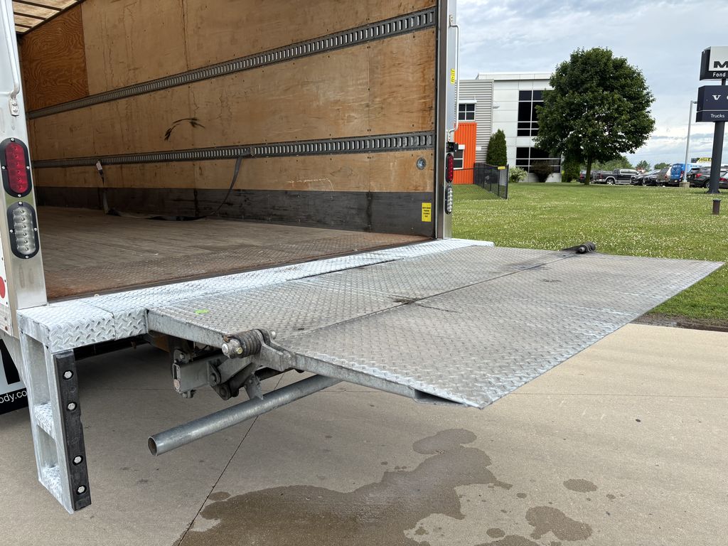 Slide images of 2022 MACK MD642
