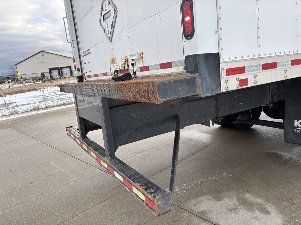 Slide images of 2021 MACK MD742