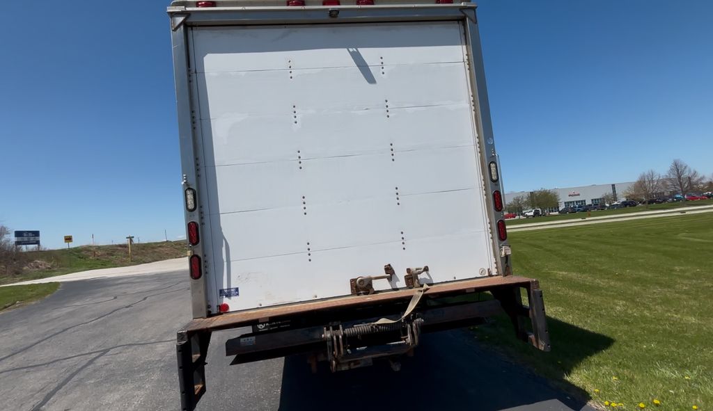 Slide images of 2018 HINO 195
