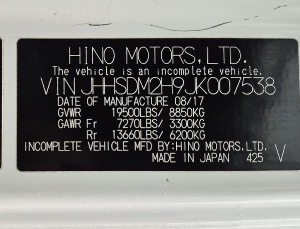 Slide images of 2018 HINO 195