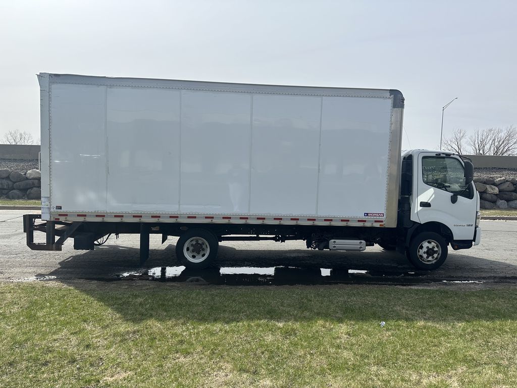 Slide images of 2018 HINO 155