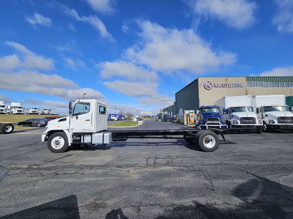 Slide images of 2019 HINO 338