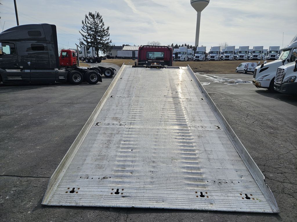 Slide images of 2019 HINO 268A