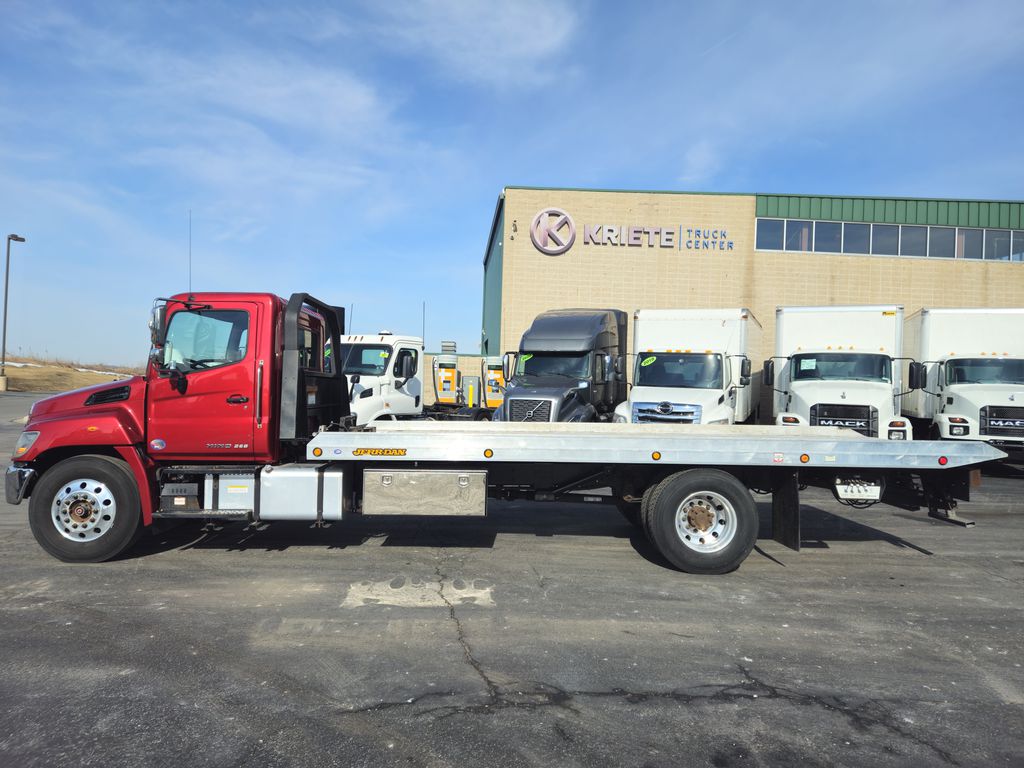 Slide images of 2019 HINO 268A