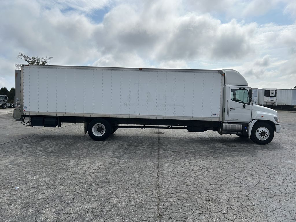Slide images of 2019 HINO 338