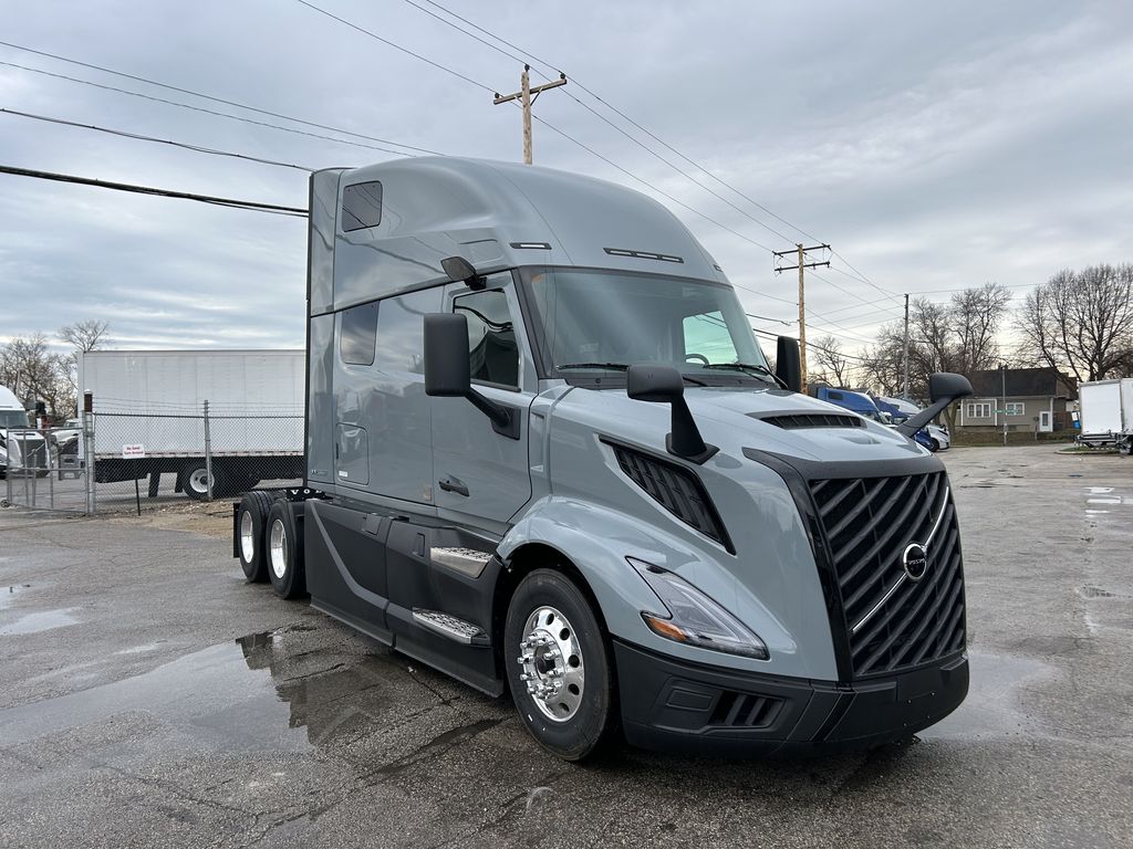 Slide images of 2025 VOLVO VNL64T860