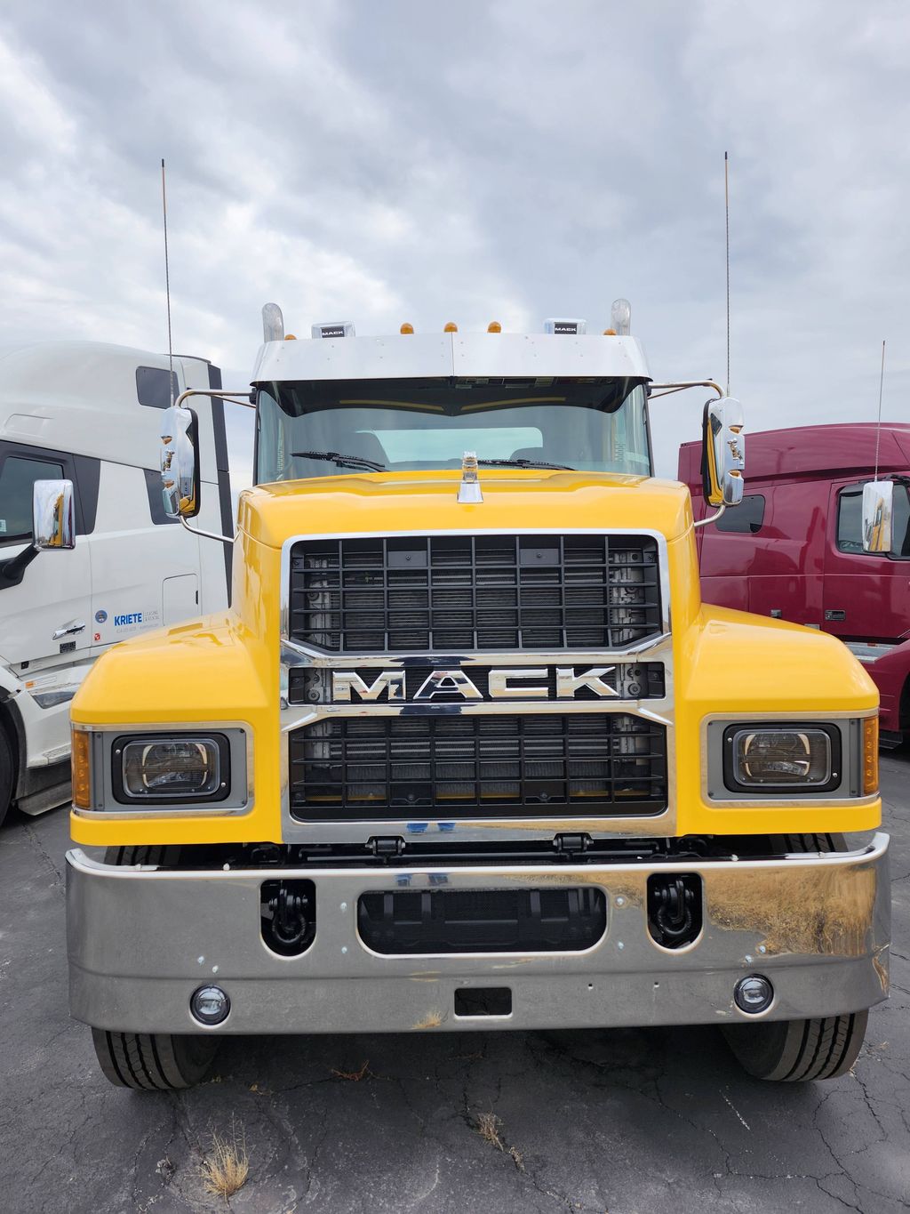 Slide images of 2026 MACK PI64T DC